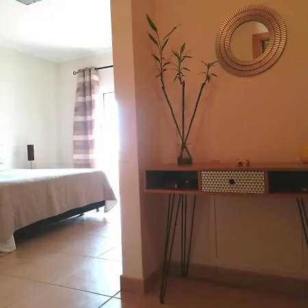 Casa Lusa بيت ضيافة *
